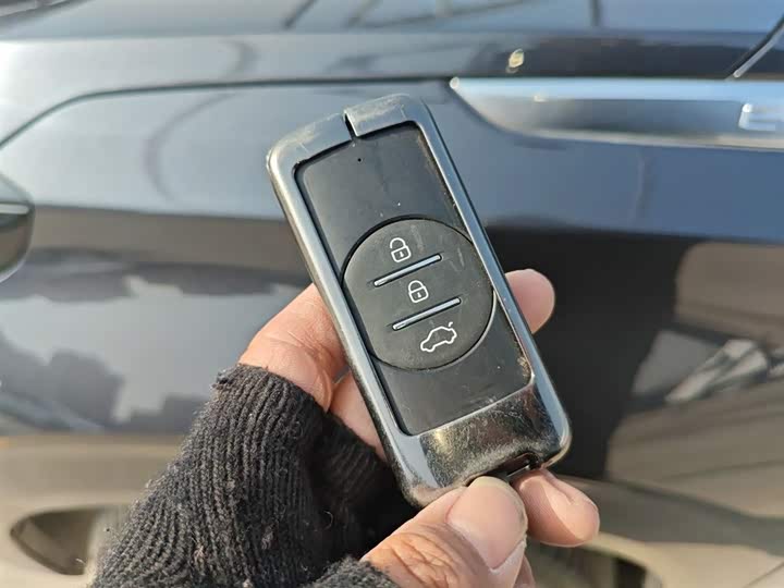 Фото 9 - Exeed VX