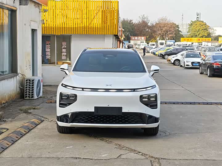 Фото 2 - XPeng G9