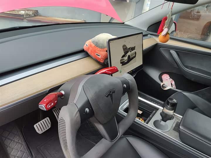 Фото 9 - Tesla Model Y