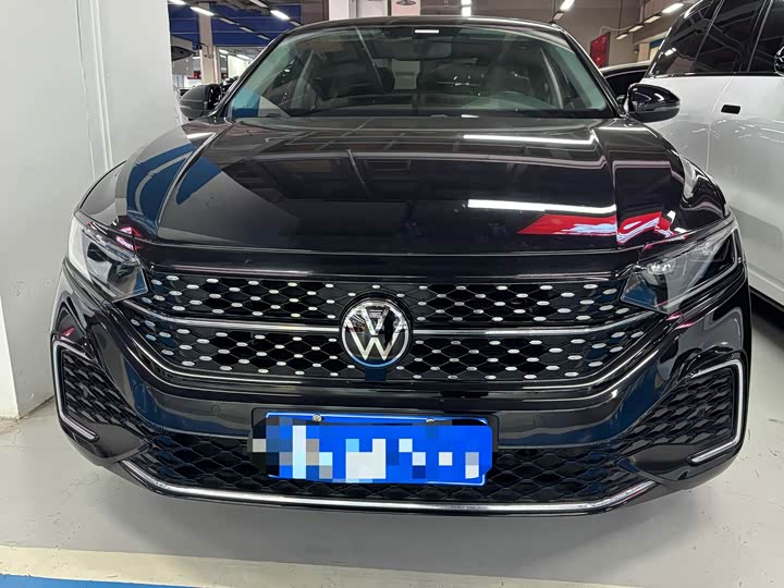 Фото 2 - Volkswagen Passat