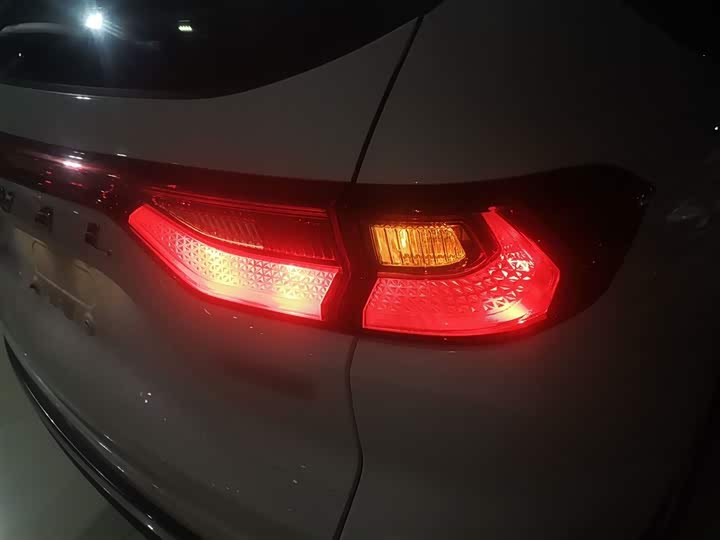 Фото 8 - Haval M6