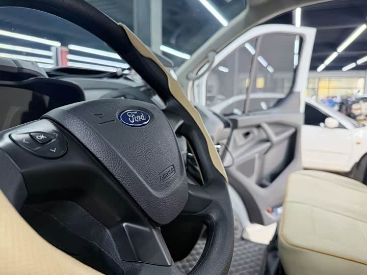 Фото 9 - Ford Transit