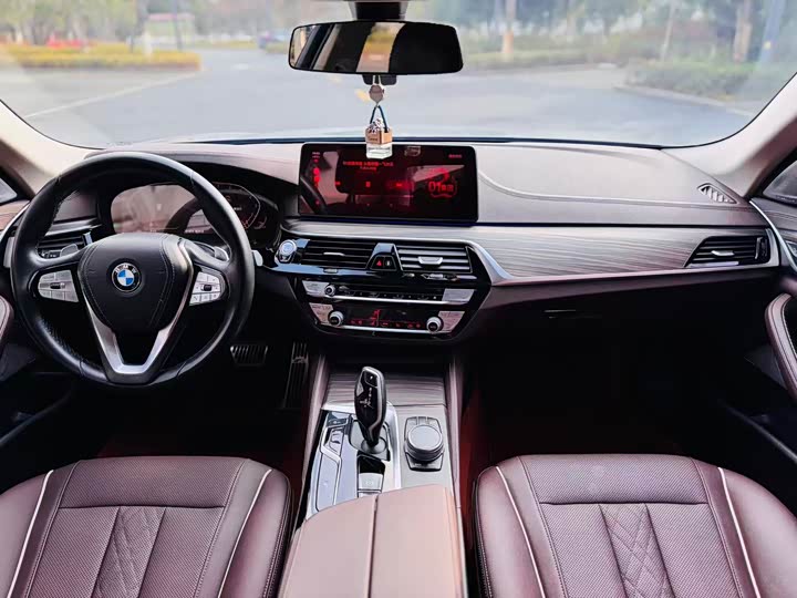 Фото 3 - BMW 5 Series