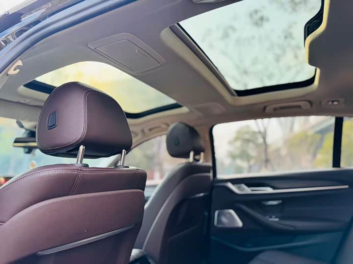 Фото 5 - BMW 5 Series