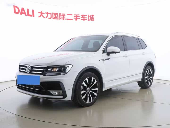 Фото 1 - Volkswagen Tiguan L Pro