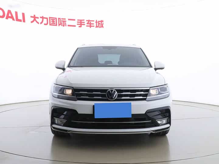 Фото 2 - Volkswagen Tiguan L Pro