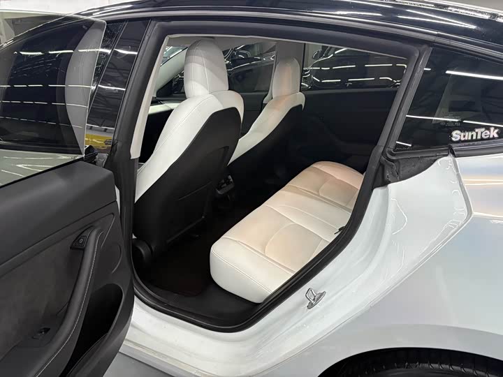 Фото 7 - Tesla Model 3