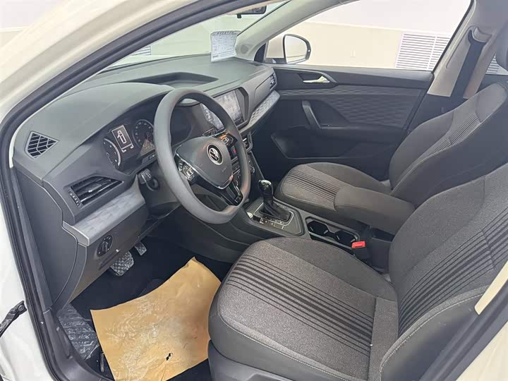 Фото 7 - Volkswagen Tharu