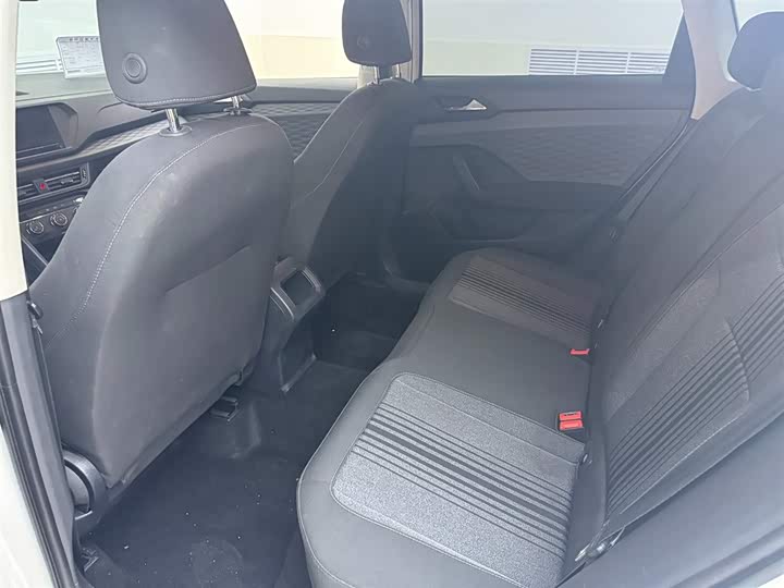 Фото 8 - Volkswagen Tharu