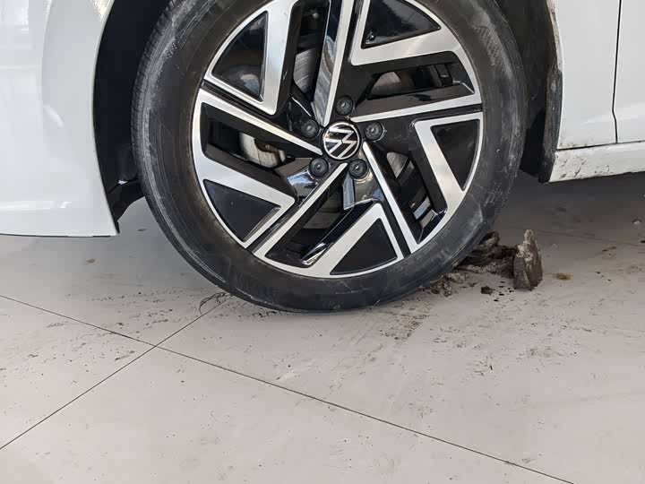 Фото 5 - Volkswagen Sagitar L