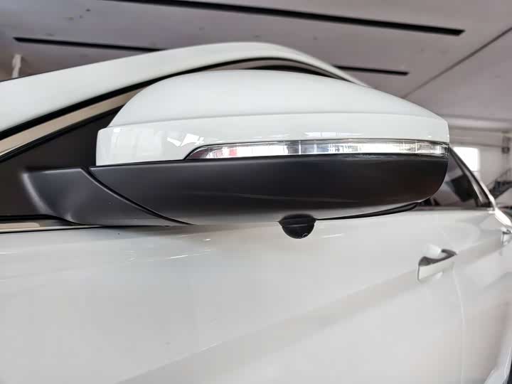 Фото 6 - Volkswagen Sagitar L