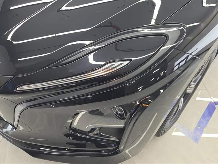 Фото 5 - Hongqi E-QM5