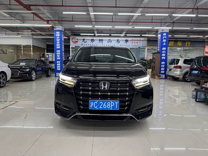 Фото 2 - Honda Elysion