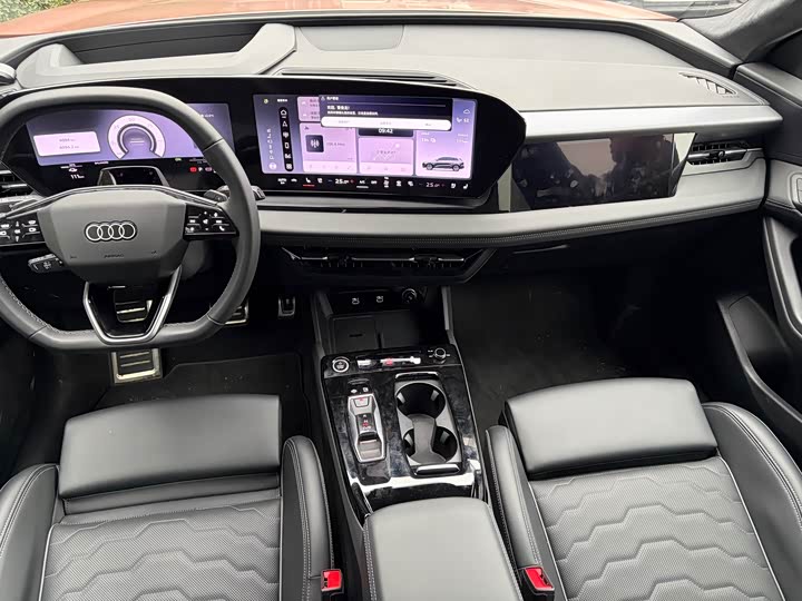 Фото 8 - Audi Q6L e-tron