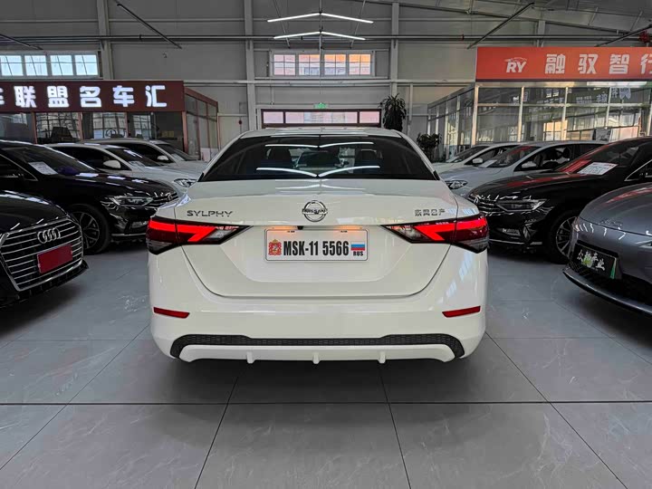 Фото 5 - Nissan Sylphy