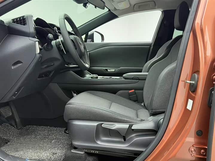 Фото 9 - Lexus RZ