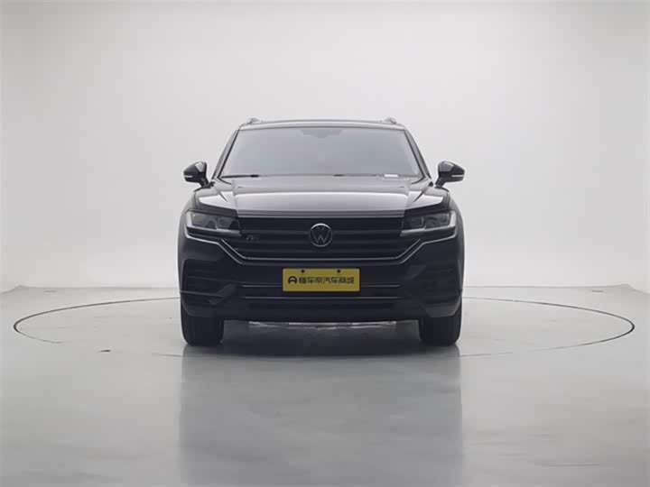 Фото 3 - Volkswagen Touareg