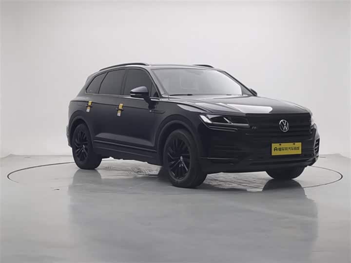 Фото 4 - Volkswagen Touareg
