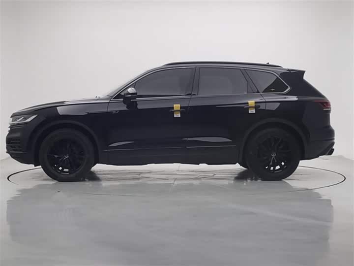 Фото 5 - Volkswagen Touareg