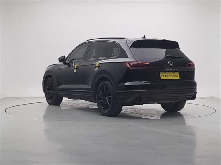 Фото 6 - Volkswagen Touareg