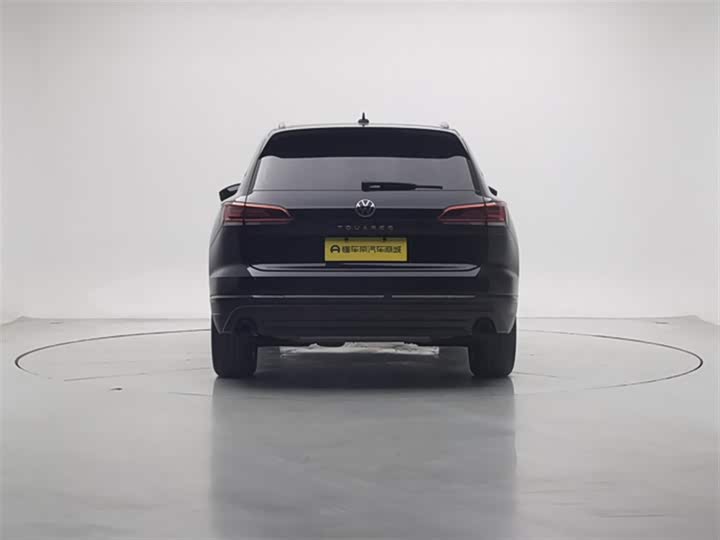 Фото 7 - Volkswagen Touareg