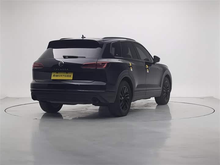 Фото 8 - Volkswagen Touareg