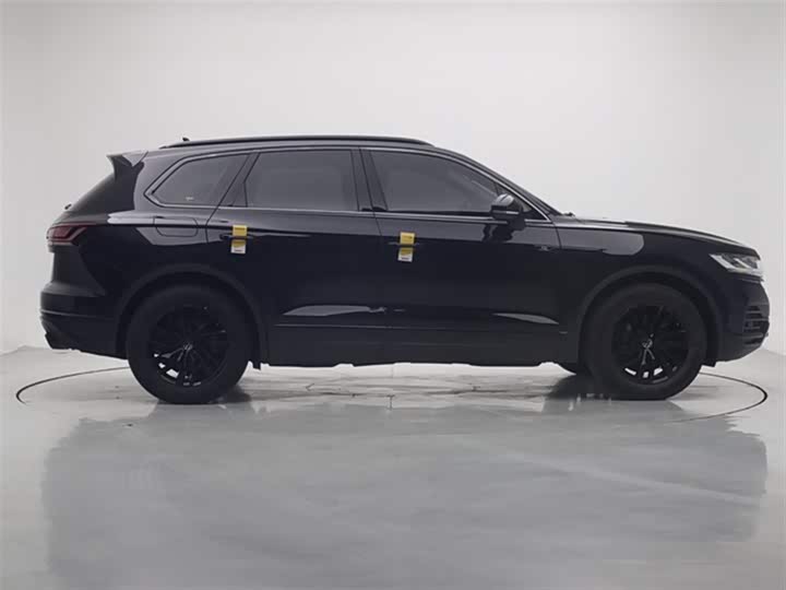 Фото 9 - Volkswagen Touareg