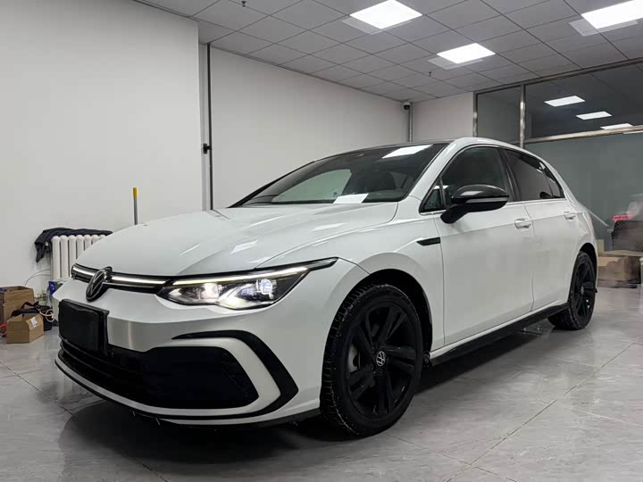 Фото 1 - Volkswagen Golf