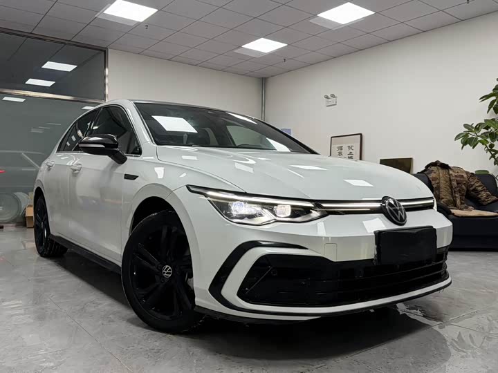 Фото 2 - Volkswagen Golf