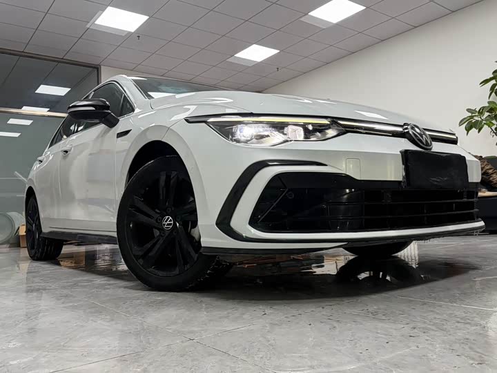 Фото 3 - Volkswagen Golf