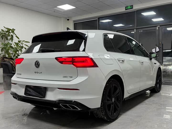 Фото 8 - Volkswagen Golf