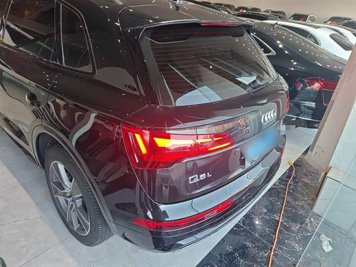 Фото 6 - Audi Q5L