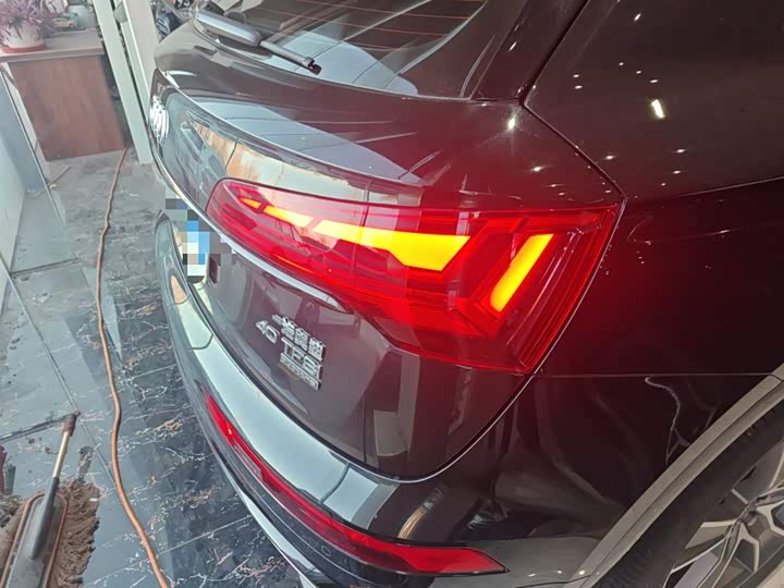 Фото 8 - Audi Q5L