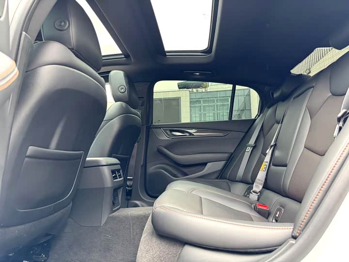 Фото 6 - Cadillac CT5