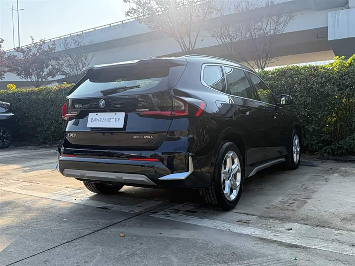 Фото 4 - BMW iX1