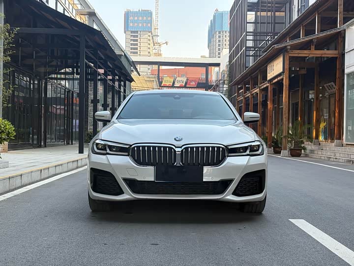 Фото 2 - BMW 5 Series