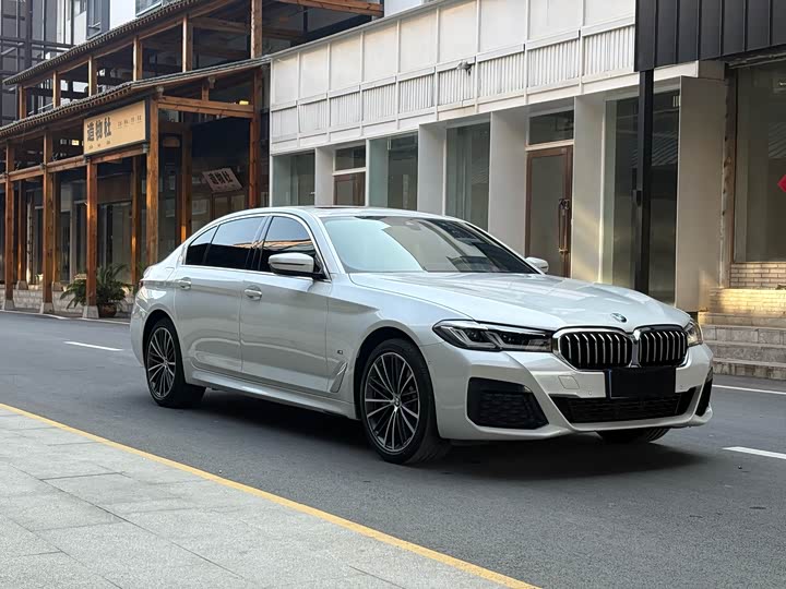 Фото 3 - BMW 5 Series