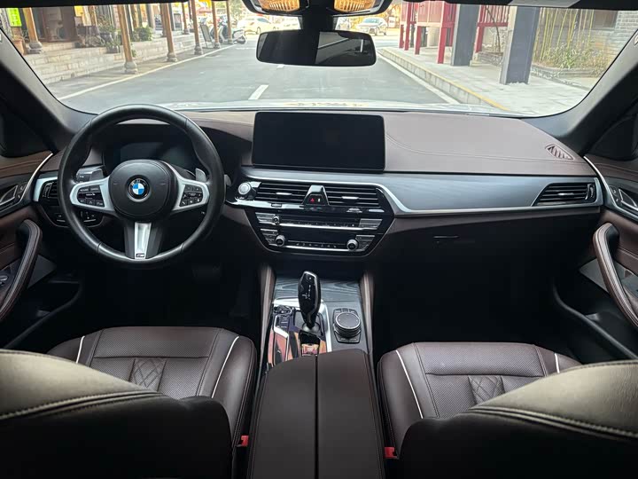Фото 5 - BMW 5 Series