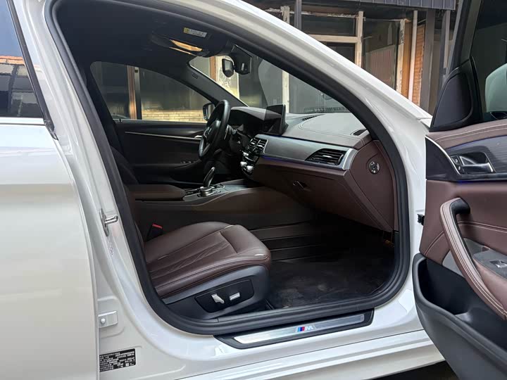 Фото 8 - BMW 5 Series