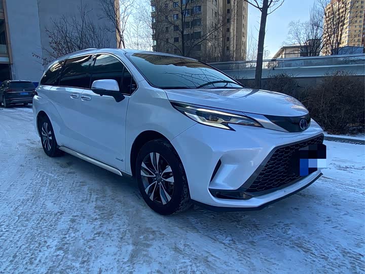 Фото 1 - Toyota Granvia