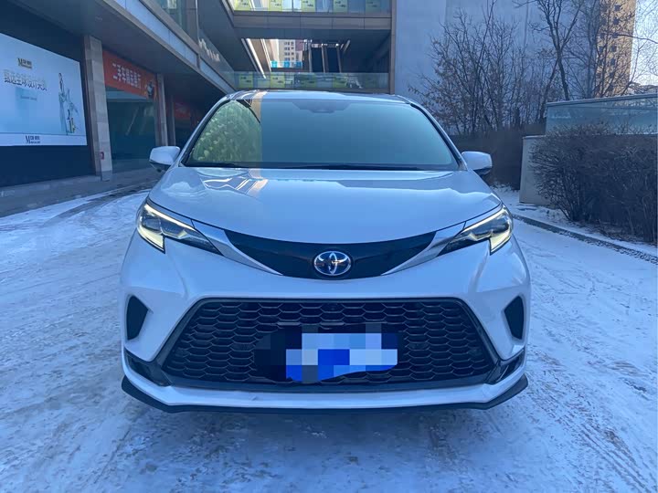 Фото 2 - Toyota Granvia