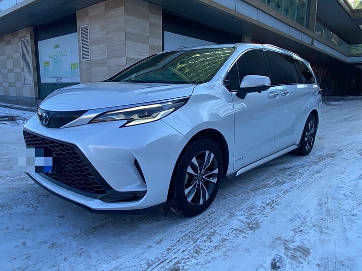 Фото 3 - Toyota Granvia