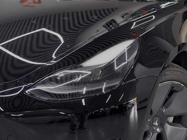 Фото 4 - Tesla Model 3