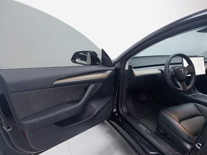 Фото 5 - Tesla Model 3