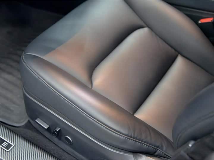 Фото 9 - Tesla Model 3