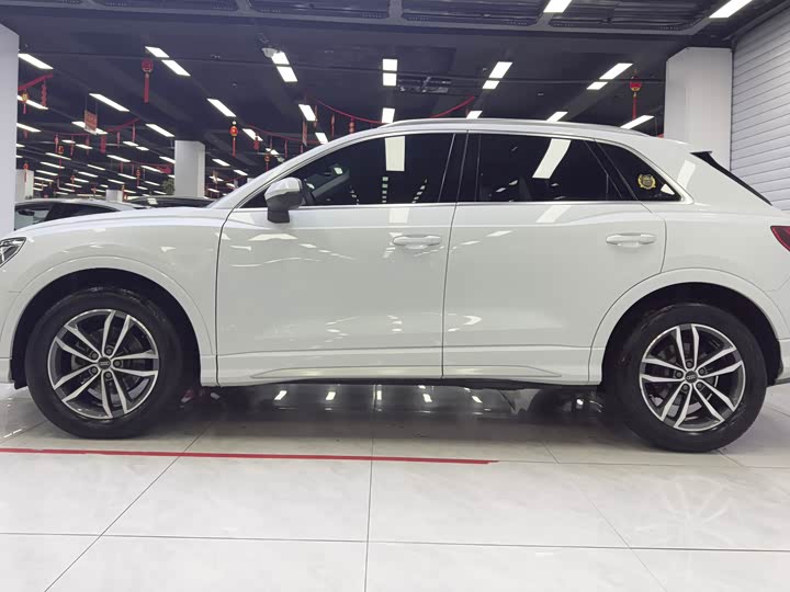 Фото 7 - Audi Q3