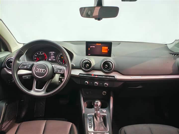 Фото 6 - Audi Q2L