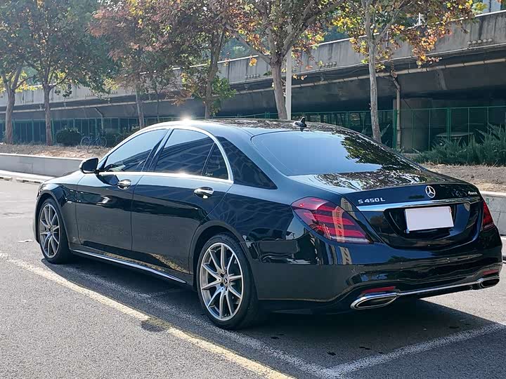 Фото 5 - Mercedes-Benz S-Class