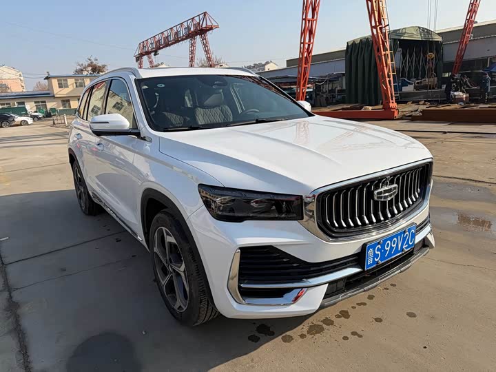 Фото 3 - Geely Monjaro