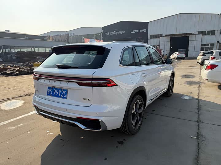 Фото 4 - Geely Monjaro